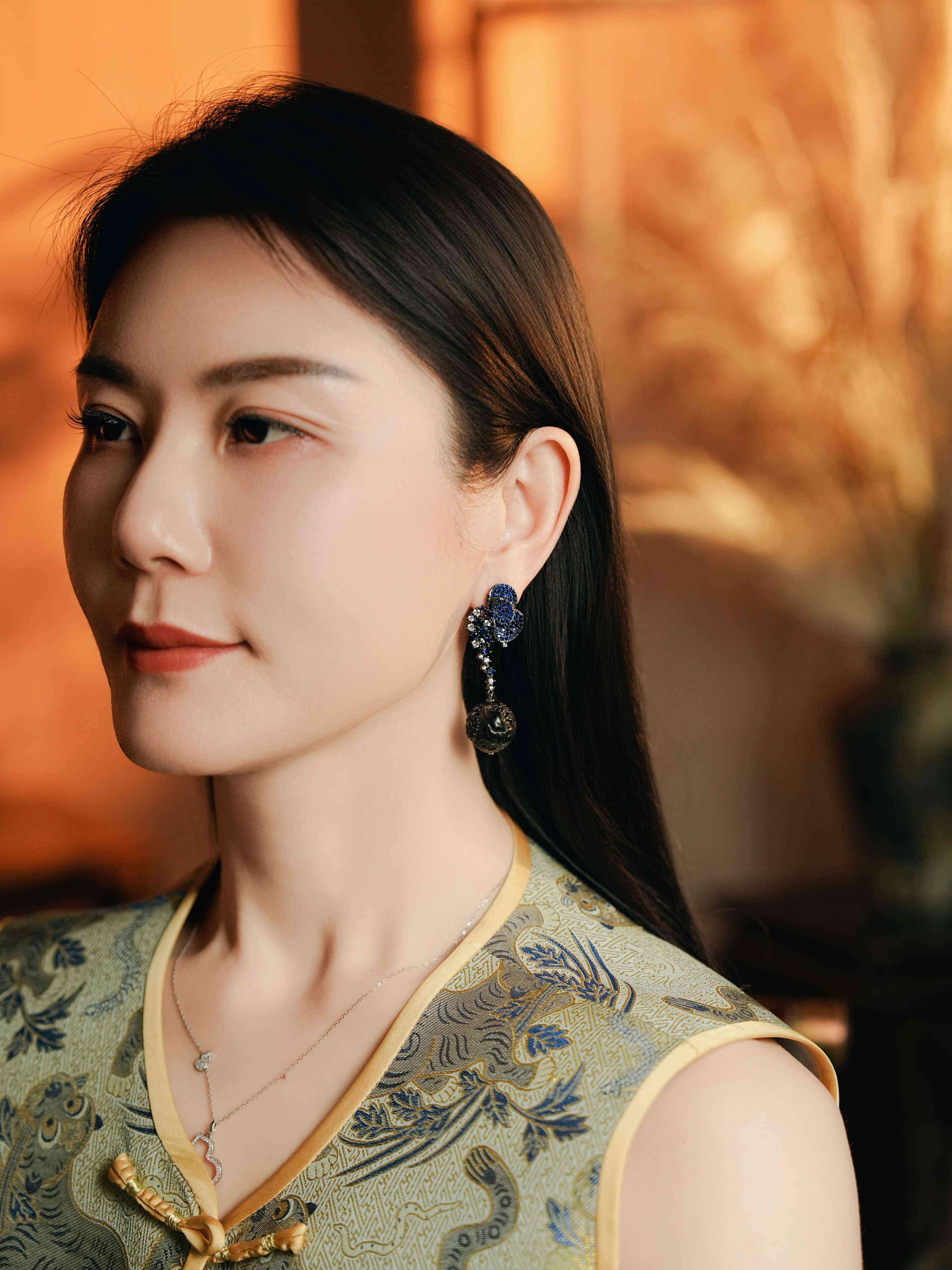 【Qing Mingzi】Mythical Nine-Tails Orchid Earrings – Black Diamond Fox & Butterfly Floral Carved Dangle Studs with Sparkling Diamonds