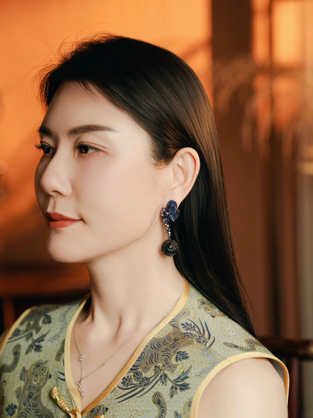 【Qing Mingzi】Mythical Nine-Tails Orchid Earrings – Black Diamond Fox & Butterfly Floral Carved Dangle Studs with Sparkling Diamonds