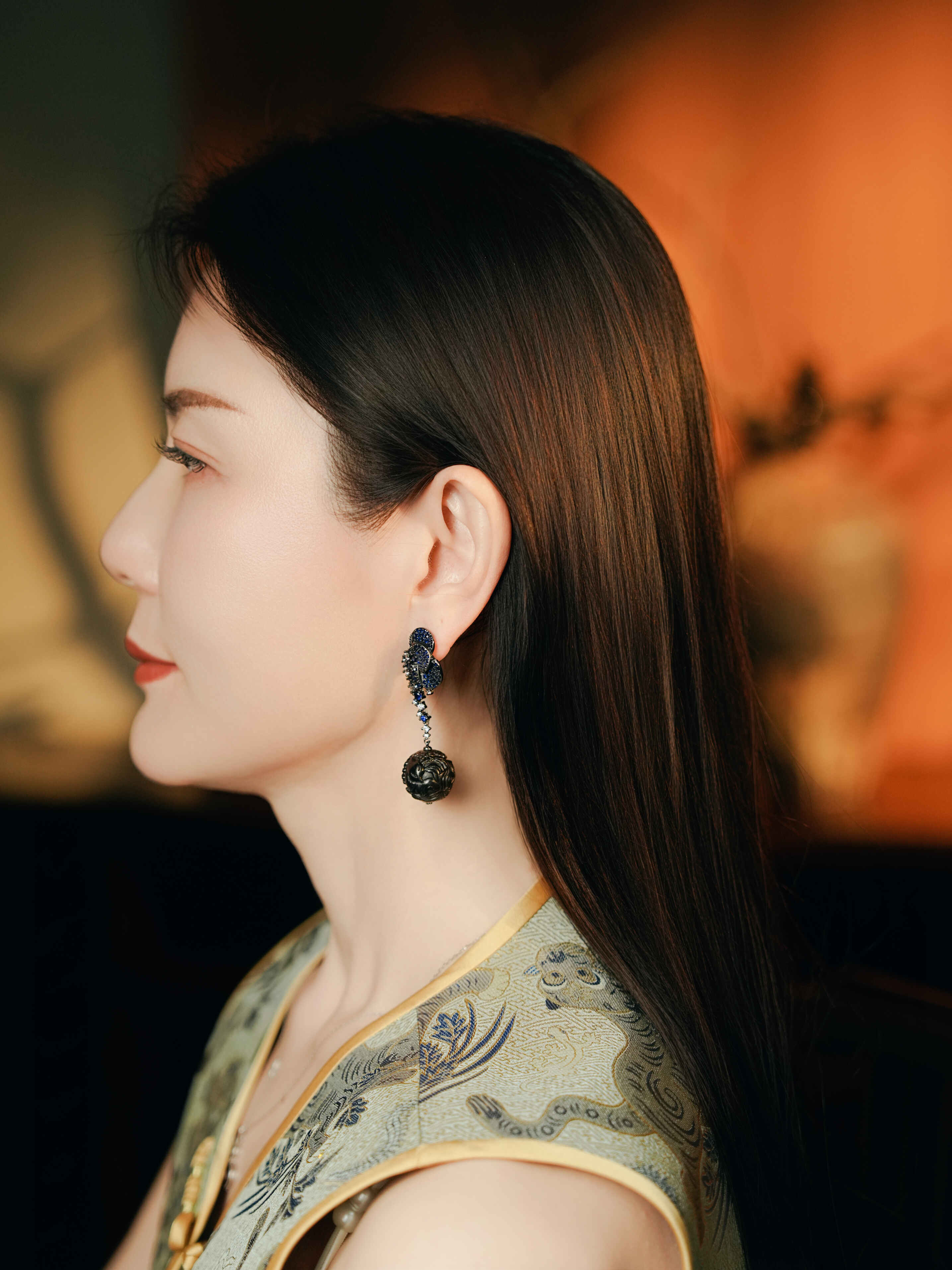 【Qing Mingzi】Mythical Nine-Tails Orchid Earrings – Black Diamond Fox & Butterfly Floral Carved Dangle Studs with Sparkling Diamonds