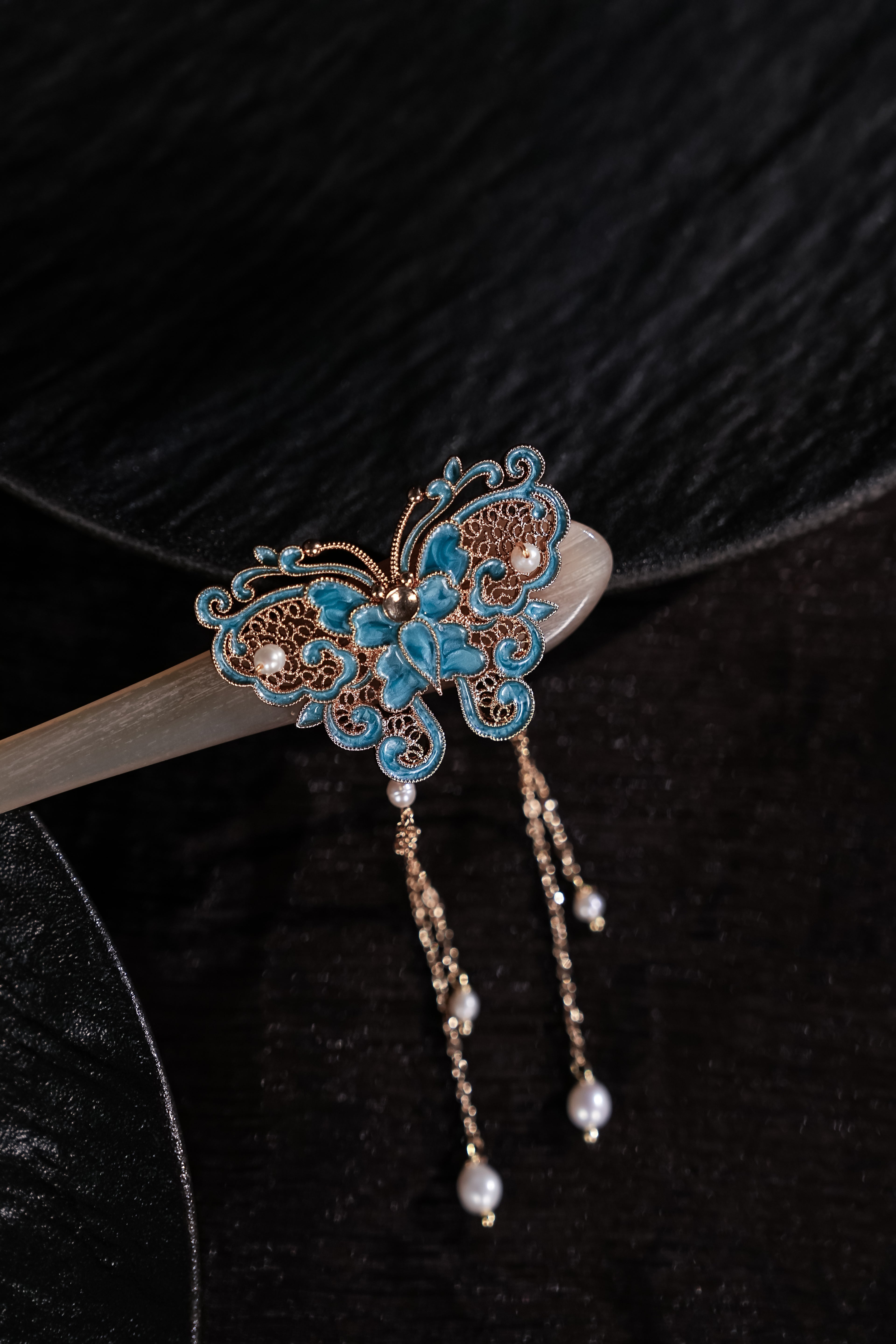 【pianpian】Cold enamel handmade horn hairpin