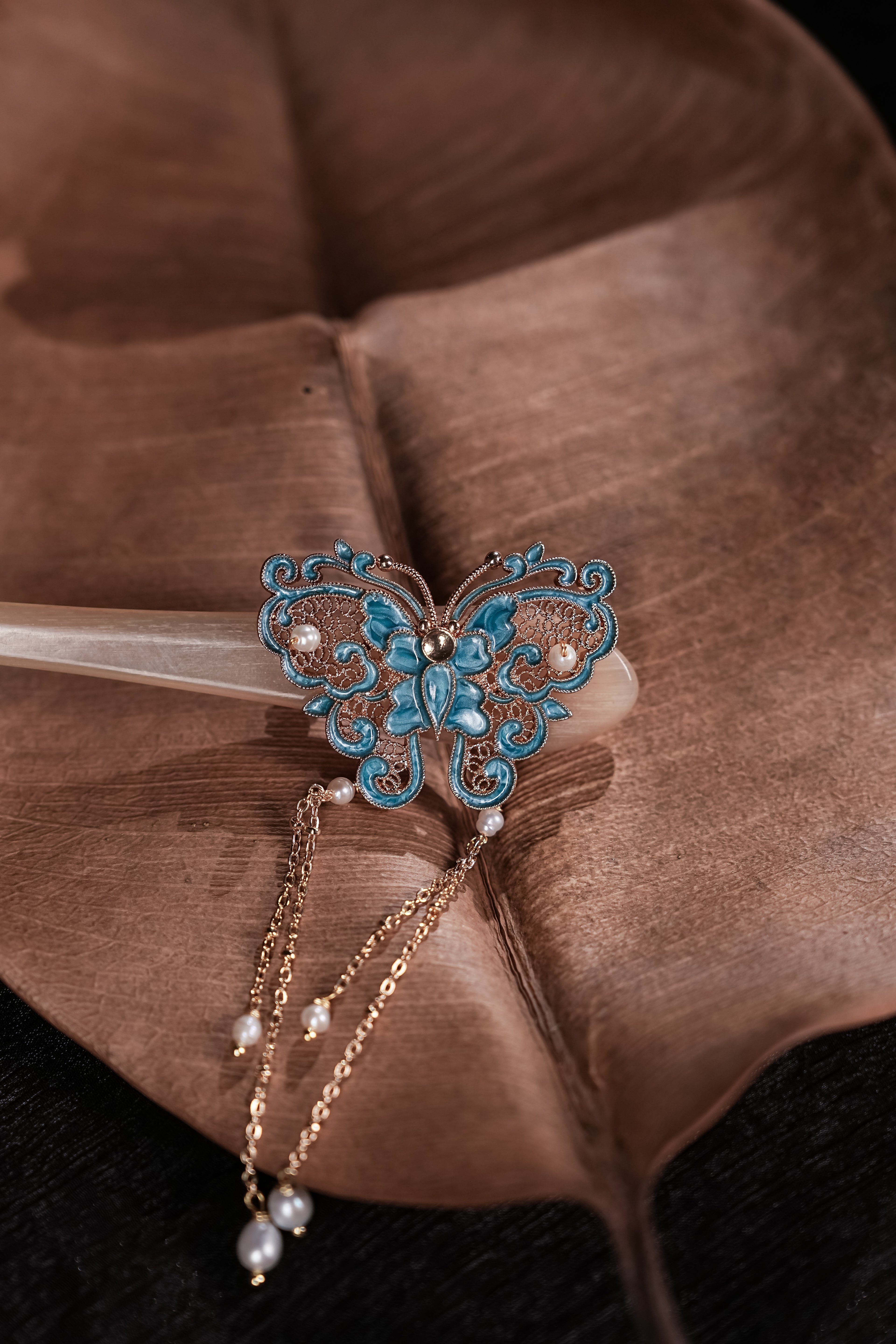 【pianpian】Cold enamel handmade horn hairpin