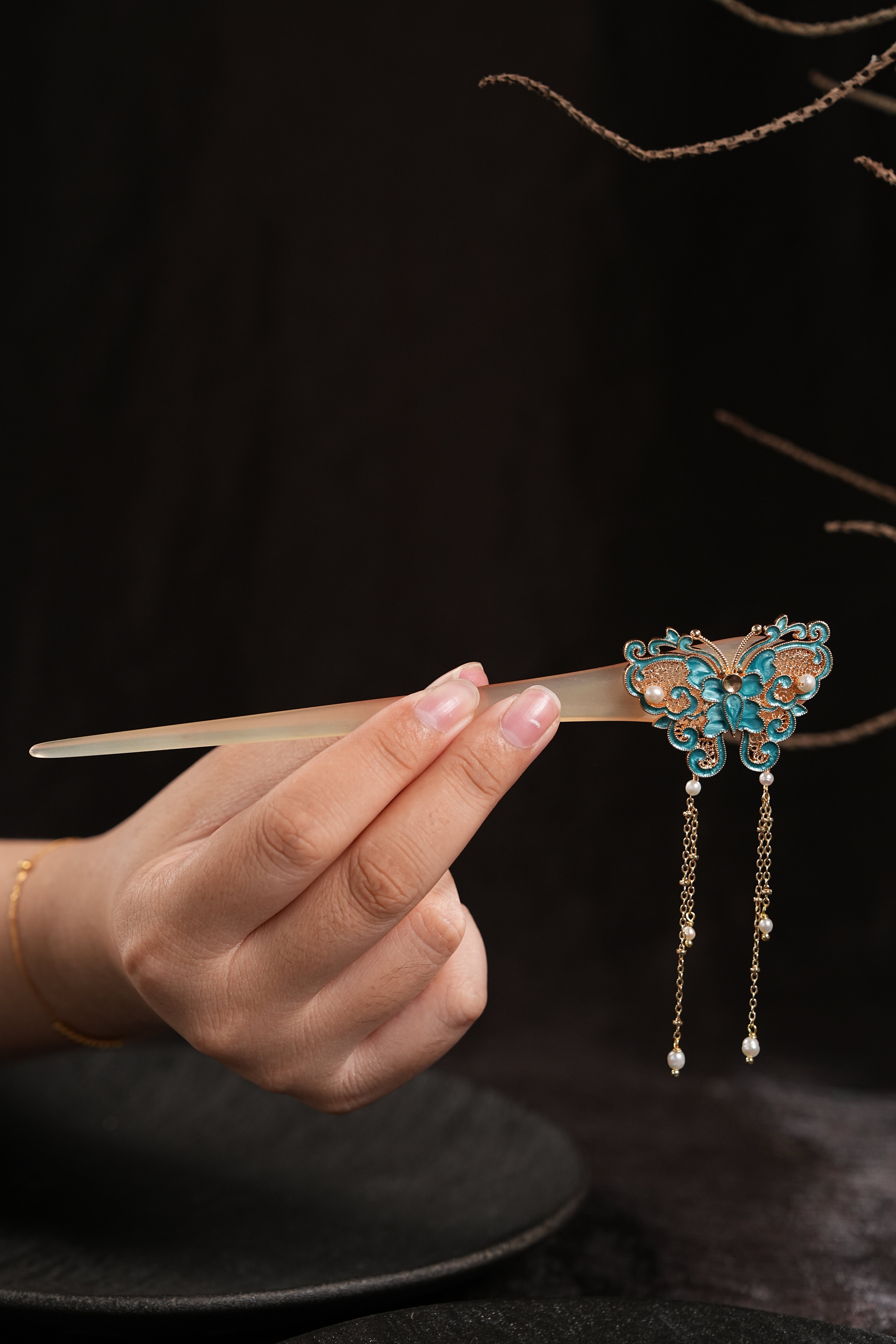 【pianpian】Cold enamel handmade horn hairpin
