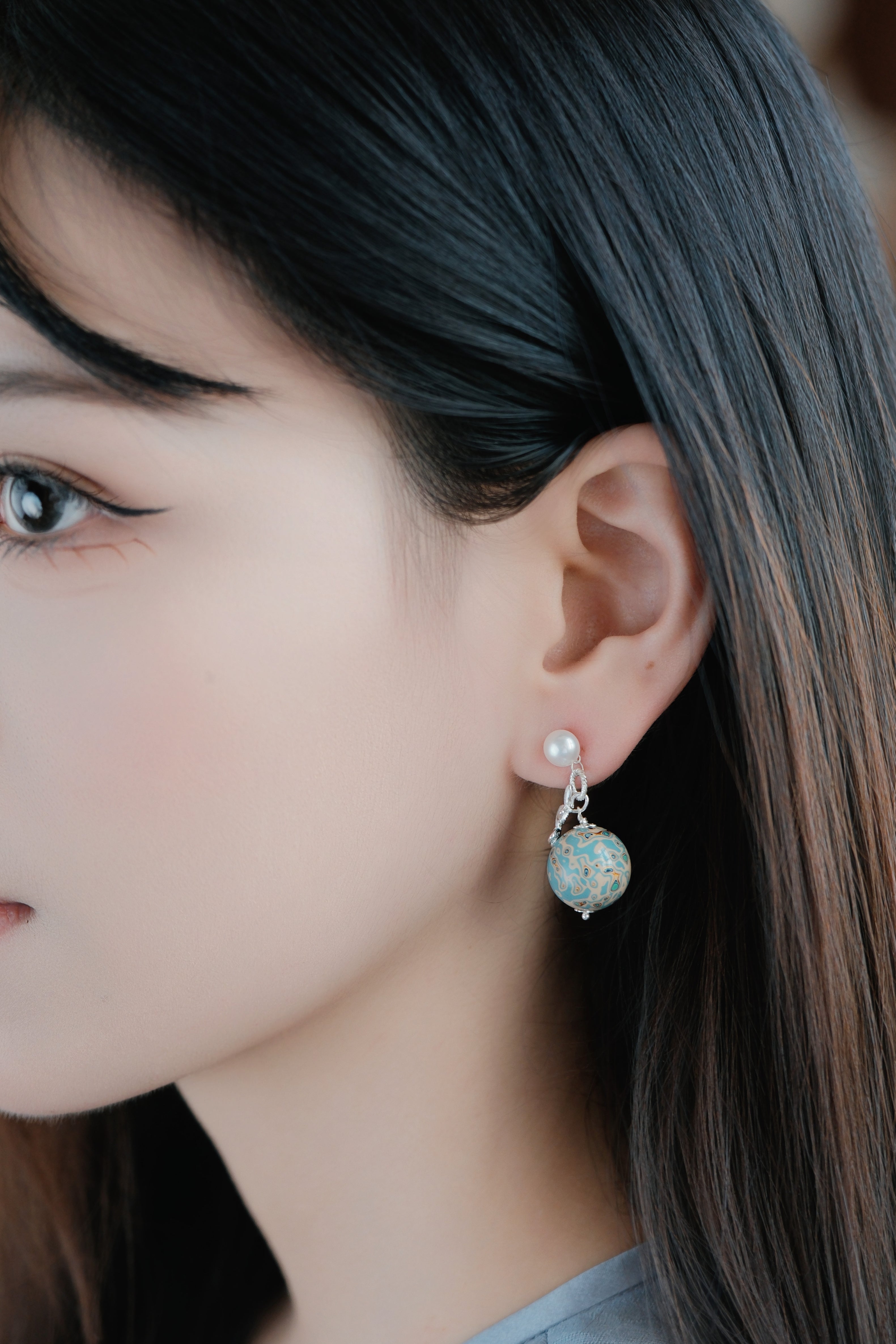 【Jingtan】Aoregin Handcrafted Chinese lacquer butterfly earrings with Morandi paint and freshwater pearls, mounted on S925 silver pins.